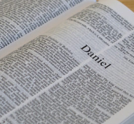 detailed outline of the book of daniel